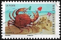 Crabe faisant un château de sable